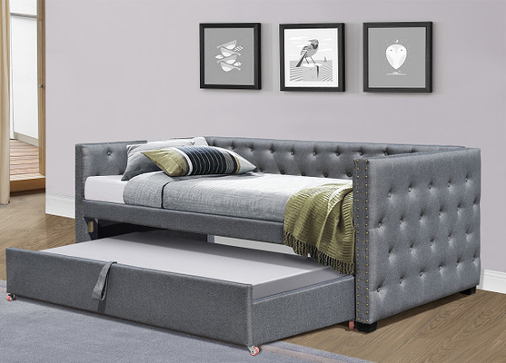 Gepolsterter Daybed der natürlichen Größe Samt Ausziehbett einzelnes Chesterfield Grey Plush ausziehen