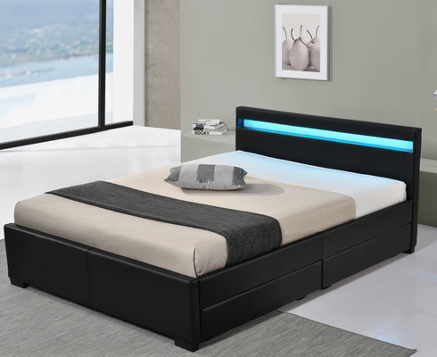 Schwarzes Kunstleder-Doppelbett, gepolstertes Bett mit kabelloser Fernbedienung