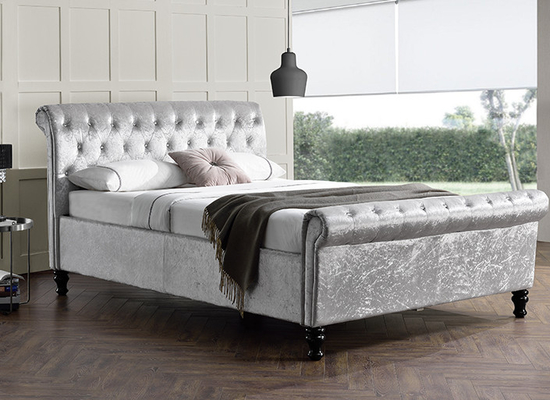 Chesterfield-Ottoman-Schlittenbett aus weichem Samt mit hydraulischen Kolben und großem Stauraum