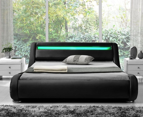 Luxuriöser Chesterfield-Bettrahmen mit gebogenem Kopfteil in King-Size-Größe