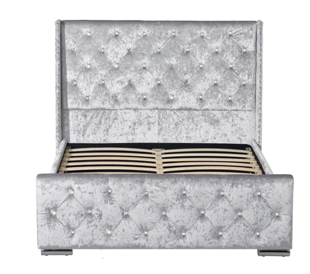 Modernes, gepolstertes Doppelbett in Crush-Samt, silberfarbenes gepolstertes Plattformbett