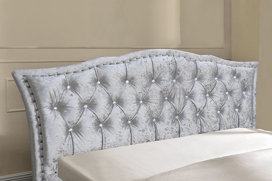 Luxuriöser Bett-Rahmen König-Size Velvet Fabric mit durchgeheftet und Crystal Headboard