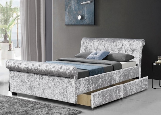 Kingsize Chesterfield Tufted Lagerbett mit vier Schubladen