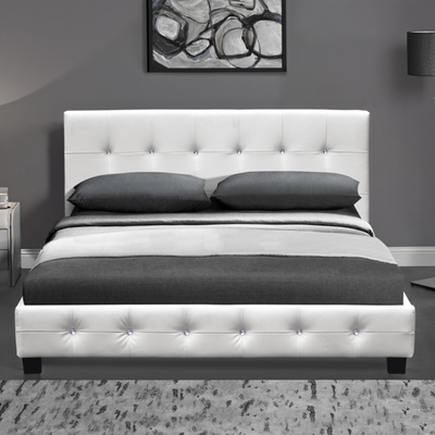 Gepolstertes ledernes Bett Cristal Knopf